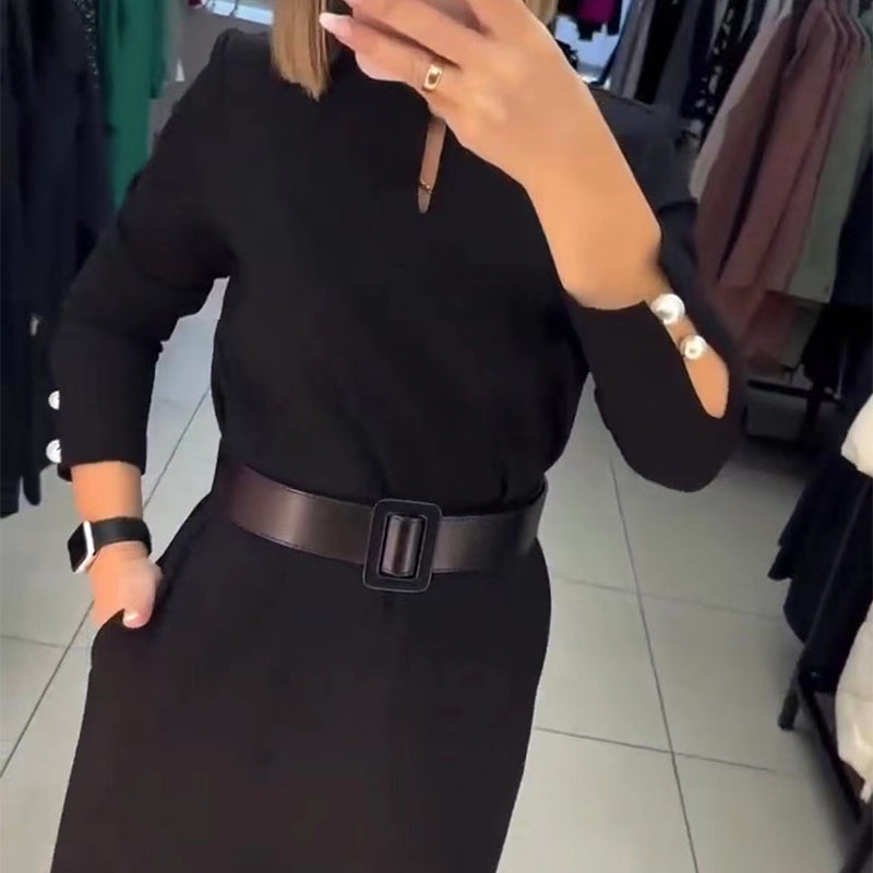 Elegancka damska sukienka w jednolitym kolorze z paskiem