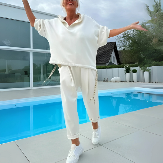 Zweiteiliges Damen Outfit mit Kapuze – Weich & Stilvoll