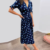 🔥👗Sukienka w kropki z głębokim dekoltem w szpic