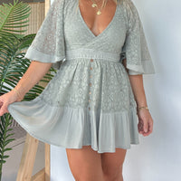 🔥👗 Sukienka Crochet Romper z odkrytymi plecami