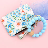 Damskie etui na karty w stylu boho z bransoletką z koralików i brelokiem z frędzlami