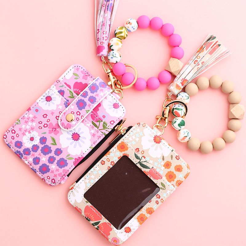 Damskie etui na karty w stylu boho z bransoletką z koralików i brelokiem z frędzlami