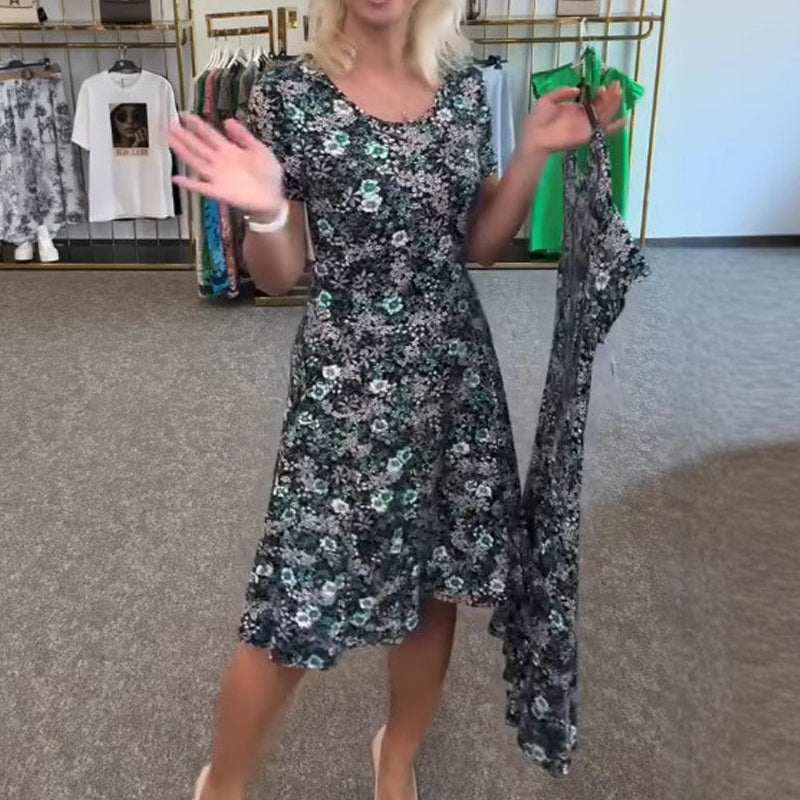 Ojej! Ta kwiecista sukienka jest idealna na wszystkie letnie scenariusze 🌞